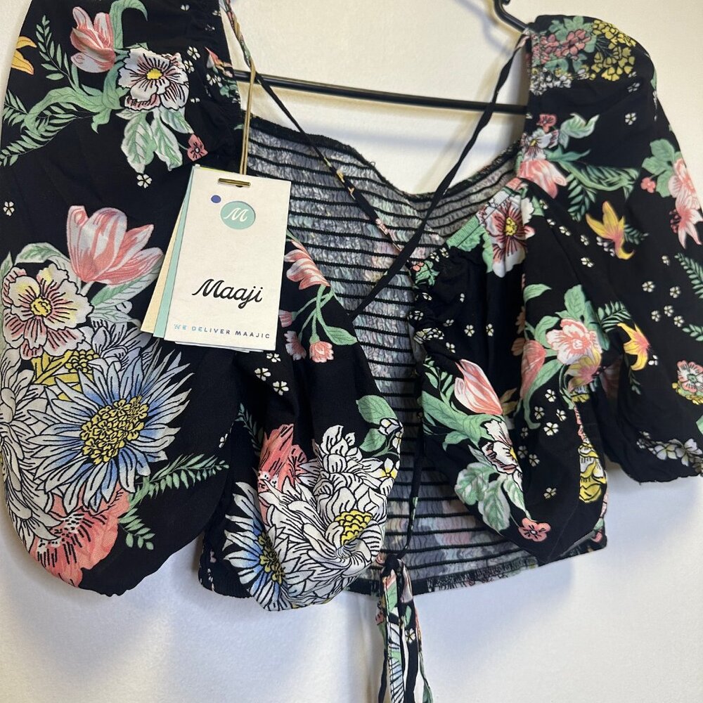 Maaji Black Floral Bouquet Reversible Smocked Puff Short Sleeve Riley Crop Top - Picture 4 of 8